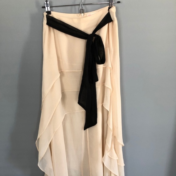 Beautiful Flowy Skirt - Picture 1 of 6